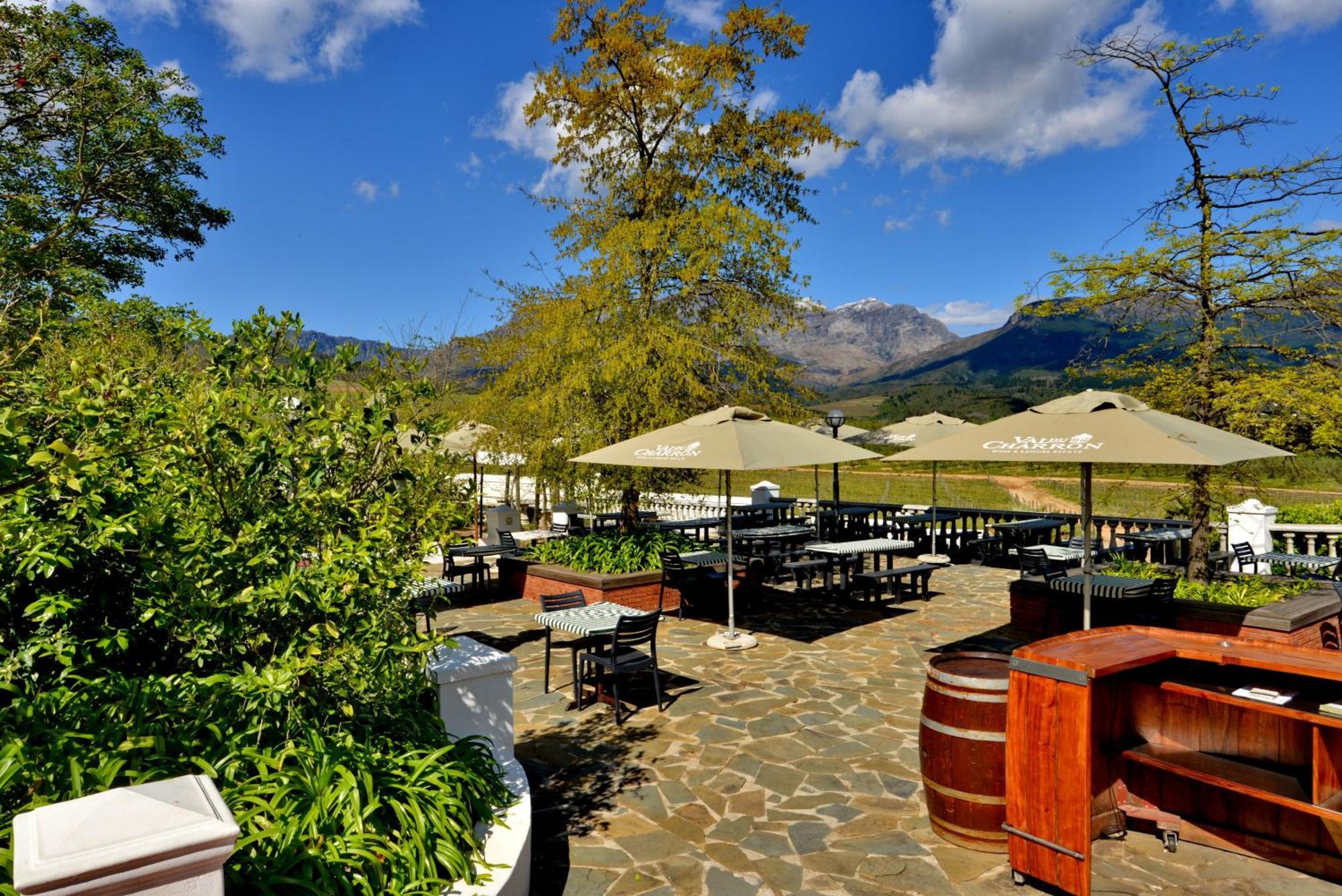 The Coach House At Val Du Charron Hotel Wellington Exterior photo
