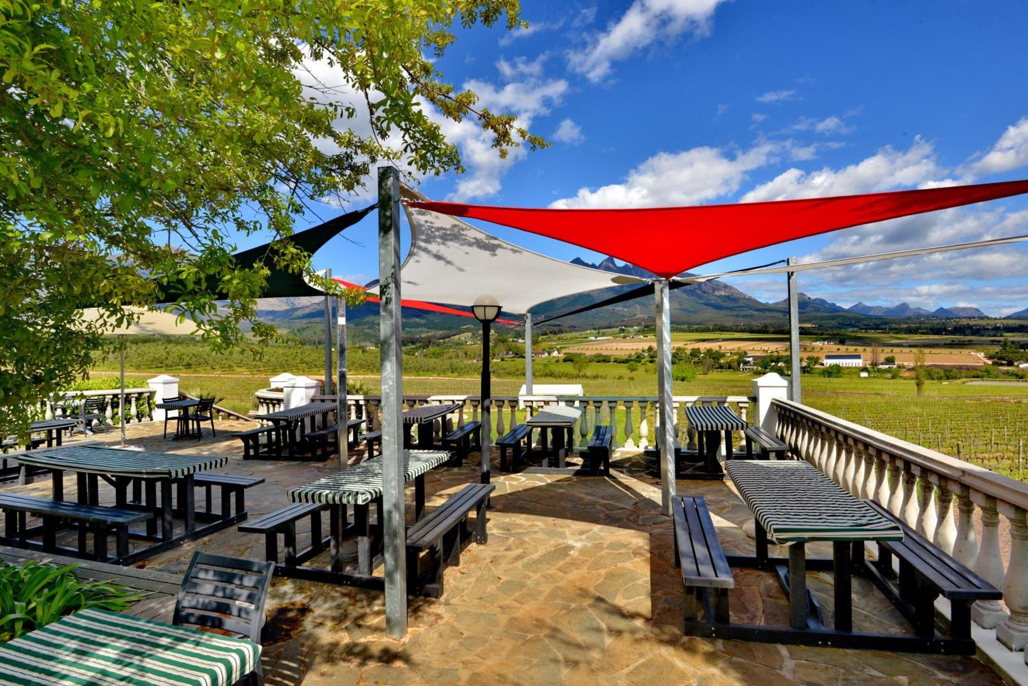 The Coach House At Val Du Charron Hotel Wellington Exterior photo