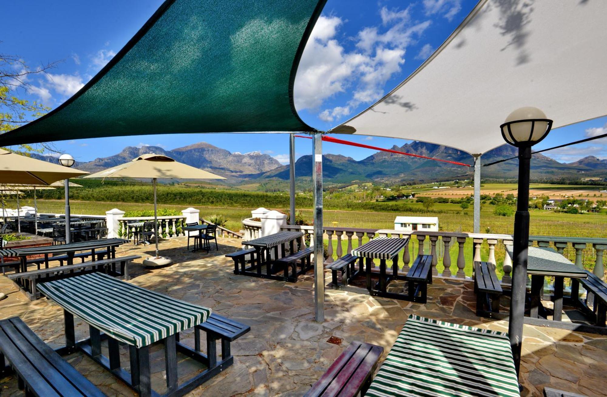 The Coach House At Val Du Charron Hotel Wellington Exterior photo