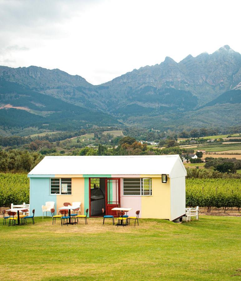 The Coach House At Val Du Charron Hotel Wellington Exterior photo